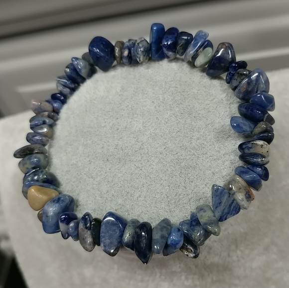 Sodalite Chip Beaded Stretch Bracelet Natural Sodalite Gemstone Chips Blue - Picture 4 of 8